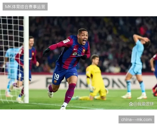 维托尔·罗克的纵深穿插跑位,为巴西队提供反击速度变量 维托尔·罗克的纵深穿插跑位,为巴西队提供反击速度变量